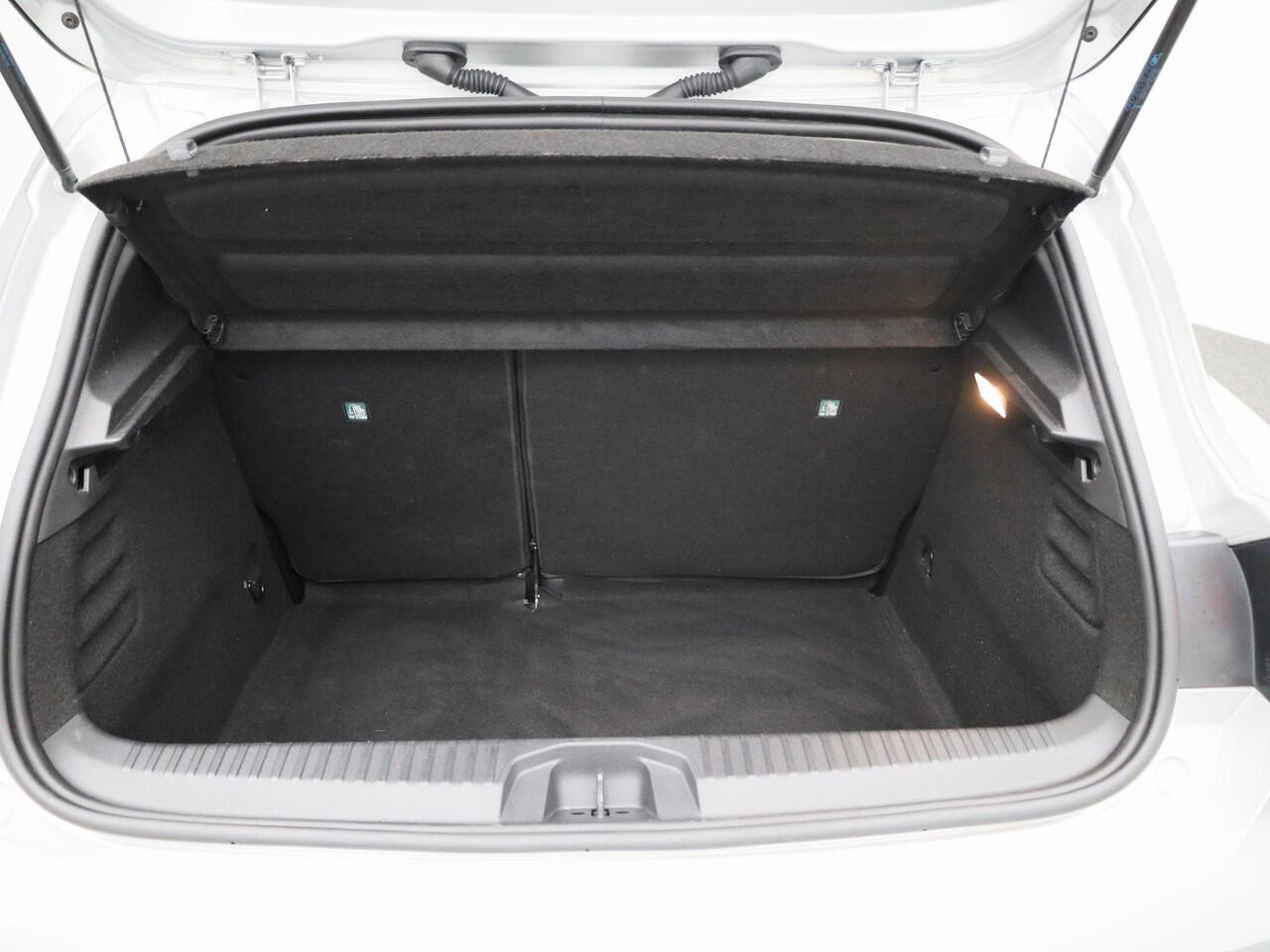 Renault CLIO 1.0 TCe 90 Evolution Navigatie | Airco | Cruise Control | Parkeersensoren Achter | Apple Carplay & Android Auto