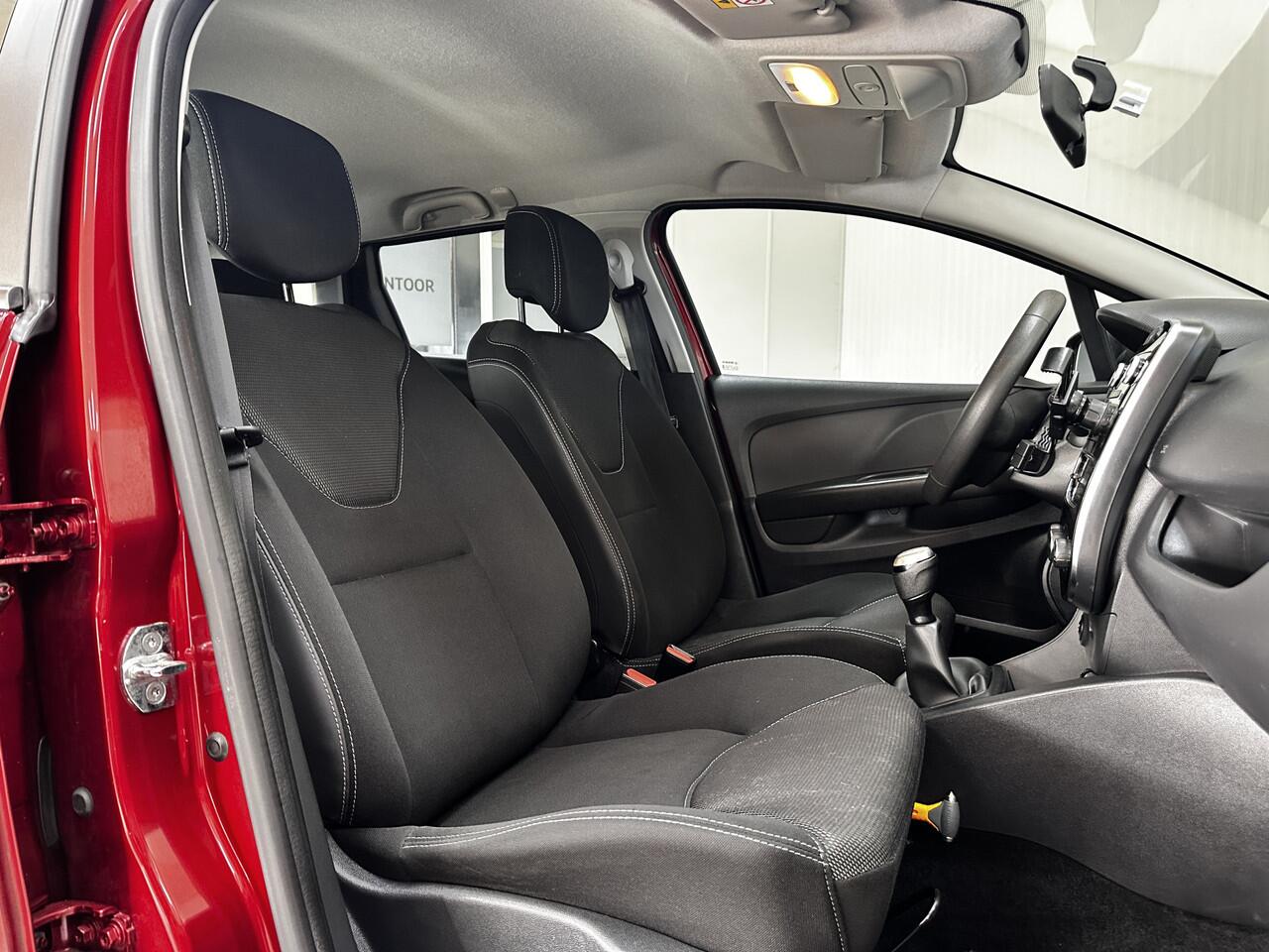 Renault CLIO Estate 0.9 TCe Life/ LED Dagrijverl./ Airco/ Cruise/ Bluetooth/ Radio+AUX&USB/ Elek.Pakket/ Isofix/ C.V.Afstand.