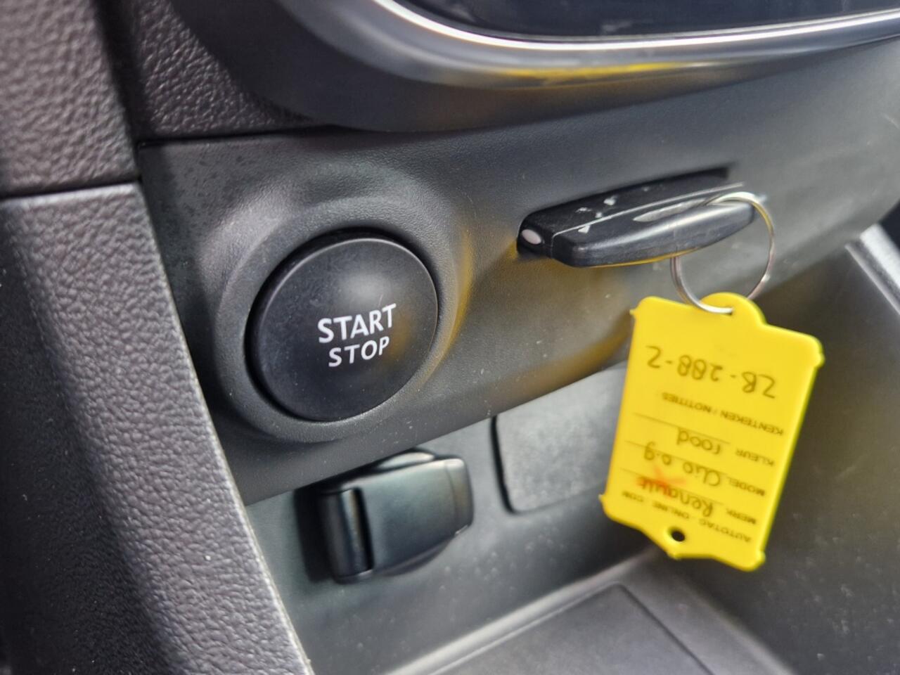 Renault CLIO 0.9 TCe Limited / Lm velgen / Navigatie / Bass Reflex