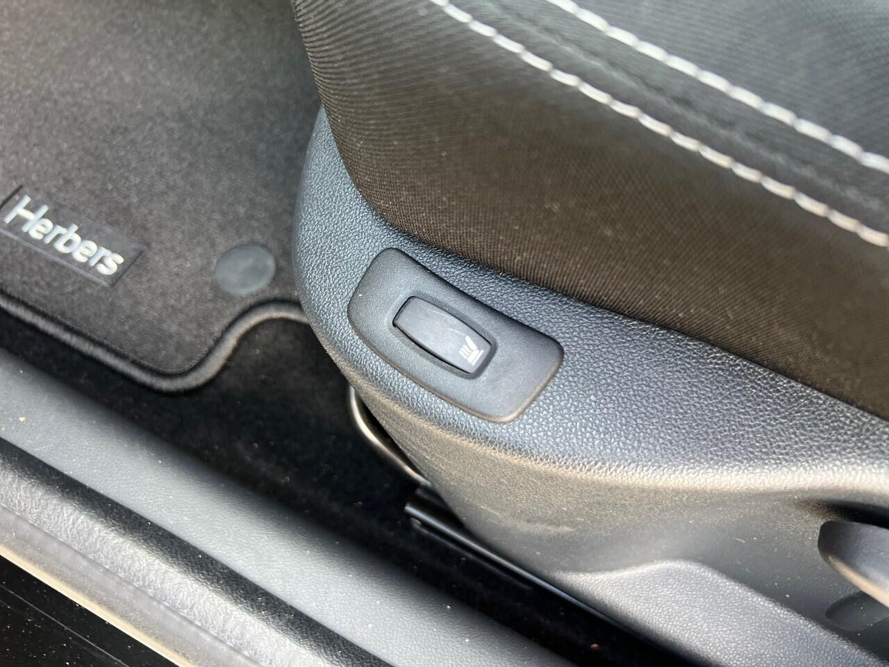 Renault CLIO Estate 0.9 TCe Zen AIRCO / STOELVERWARMING / NAVI