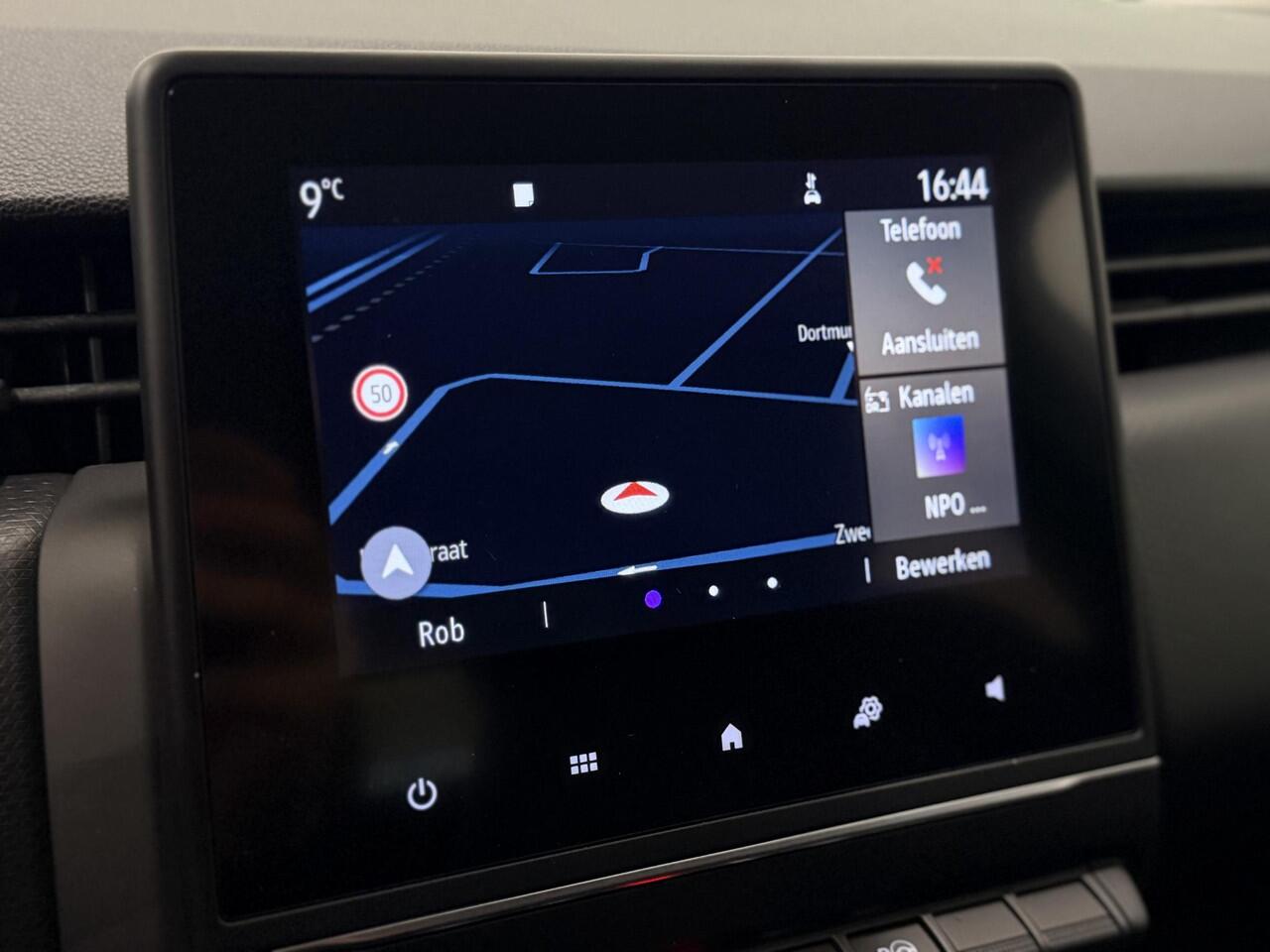 Renault CLIO 1.0 TCe 100 Intens | Navigatie | Climate Control | Cruise Control | Achteruitrijcamera | Lichtmetalen velgen 17" | Apple Carplay/Android Auto