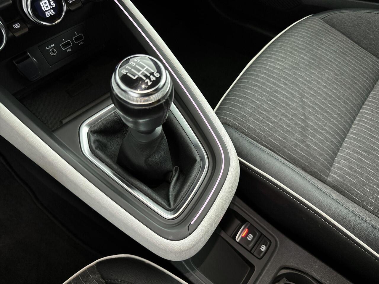 Renault CLIO 1.0 TCe 90Pk Techno | Navigatie | Apple & Android Carplay | Climate Control | Achteruitrijcamera | Parkeersensoren Achter | Privacy Glass | Keyless Entry | Cruise Control & Snelheidsbegrenzer |