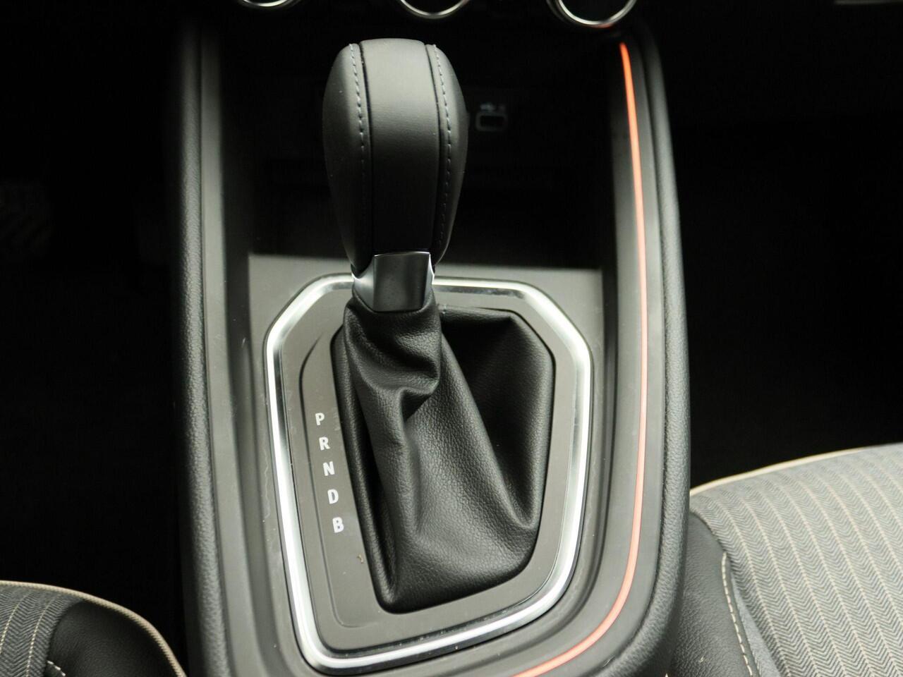 Renault CLIO E-Tech Full Hybrid 145 techno | Automaat | Navigatie | Achteruitrijcamera