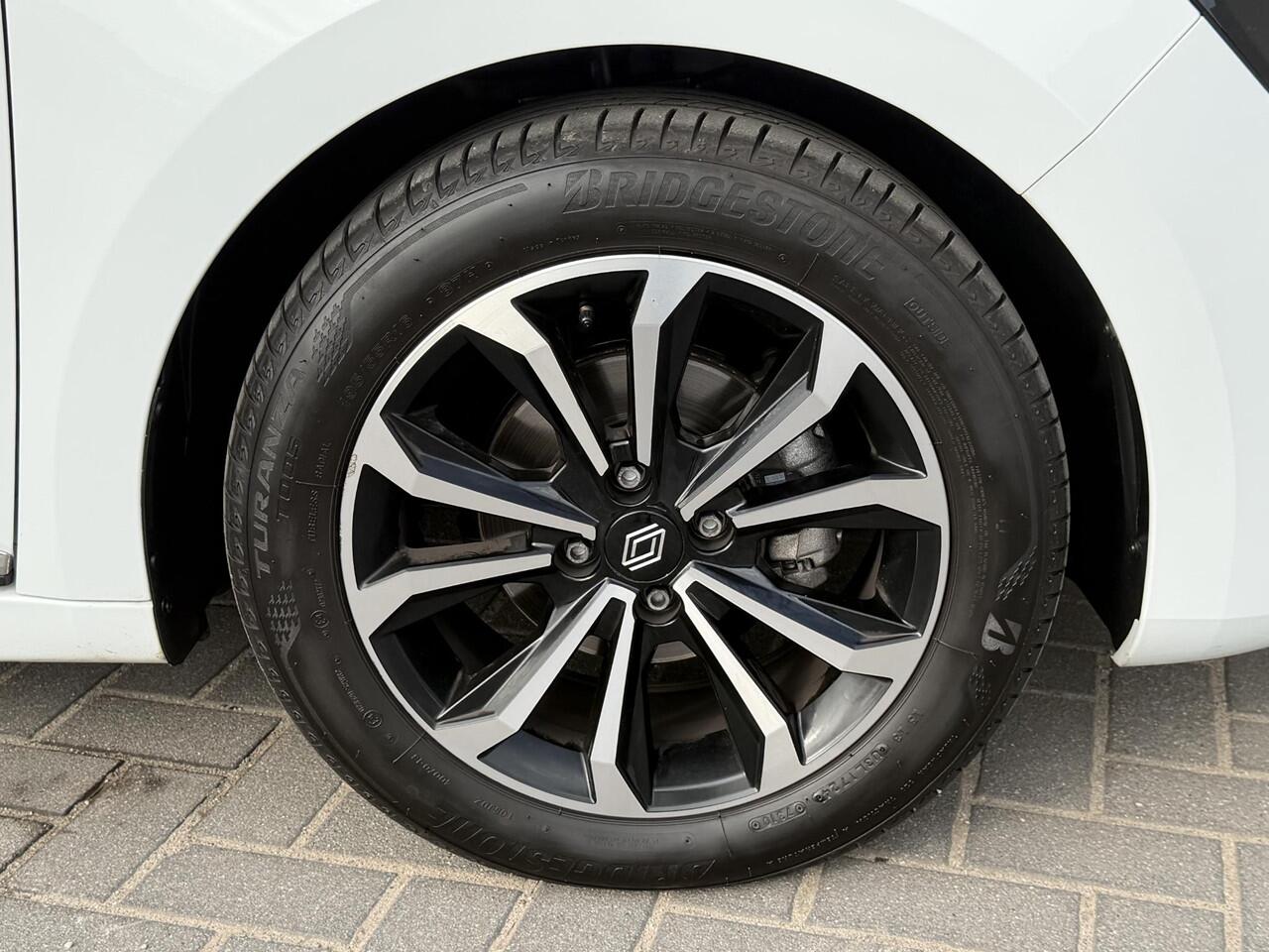 Renault CLIO 1.0 TCe 90 GPF techno Handgeschakeld / Apple Carplay Android Auto / Winter Pack / Achteruitrijcamera / Stoel-, en Stuurverwarming / Keyless Entry/Start