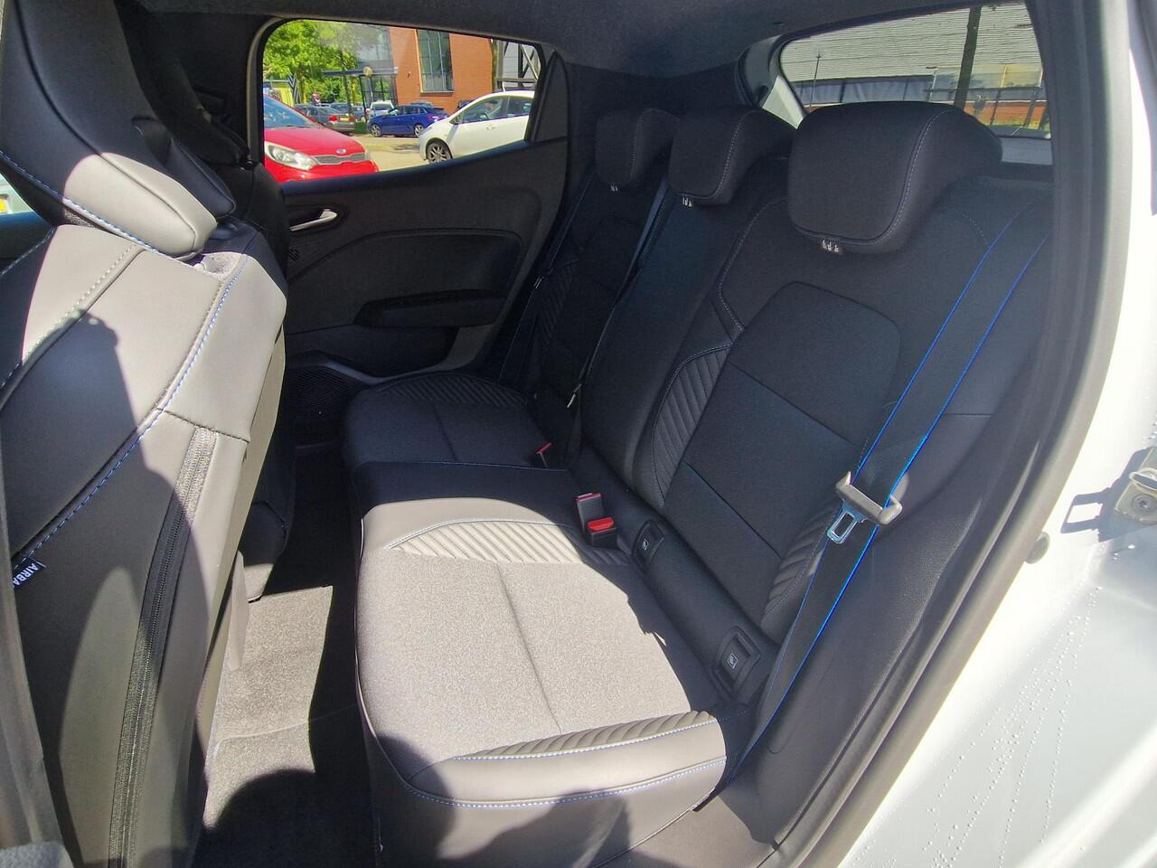 Renault CLIO 1.0 TCe 90 GPF esprit Alpine / Bose Premium Audio / Adaptief Cruise Control / Apple Carplay & Android Auto / Navigatie / Dode Hoek Detectie / Climate Control /