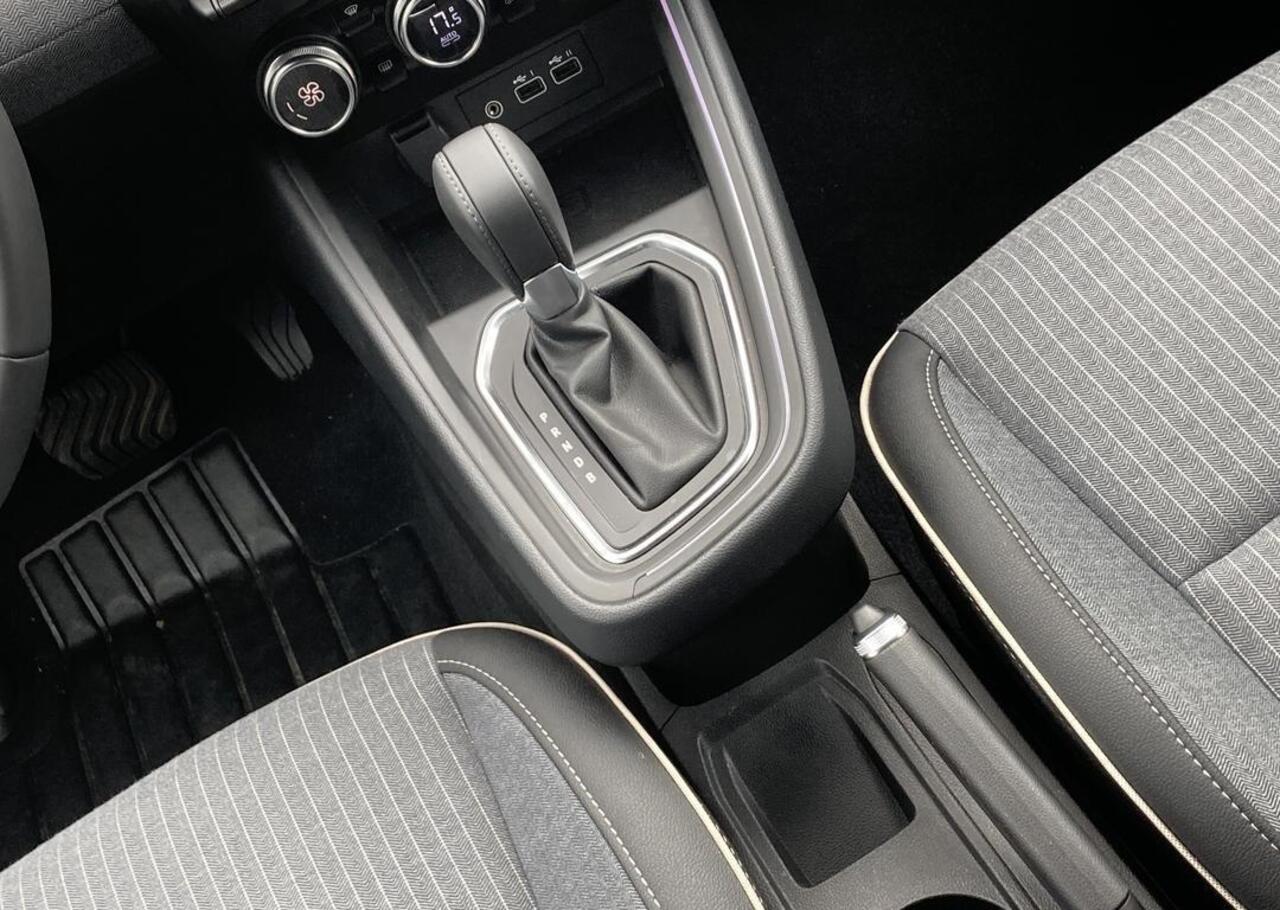 Renault CLIO 1.6 E-Tech Full Hybrid 145 techno