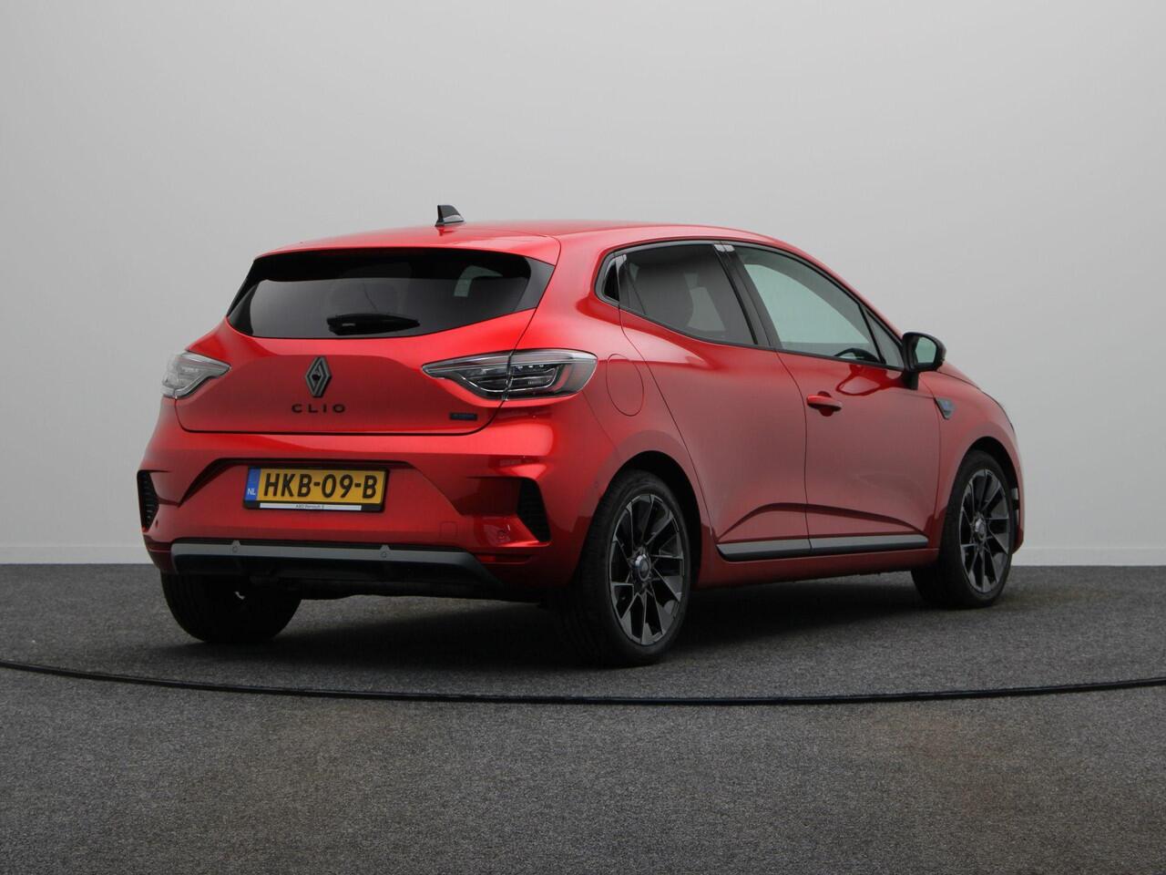 Renault CLIO 1.6 E-Tech Full Hybrid 145pk esprit Alpine | 360 graden camera | Stoel- en stuurverwarming | 17" "La Fleche" velgen |