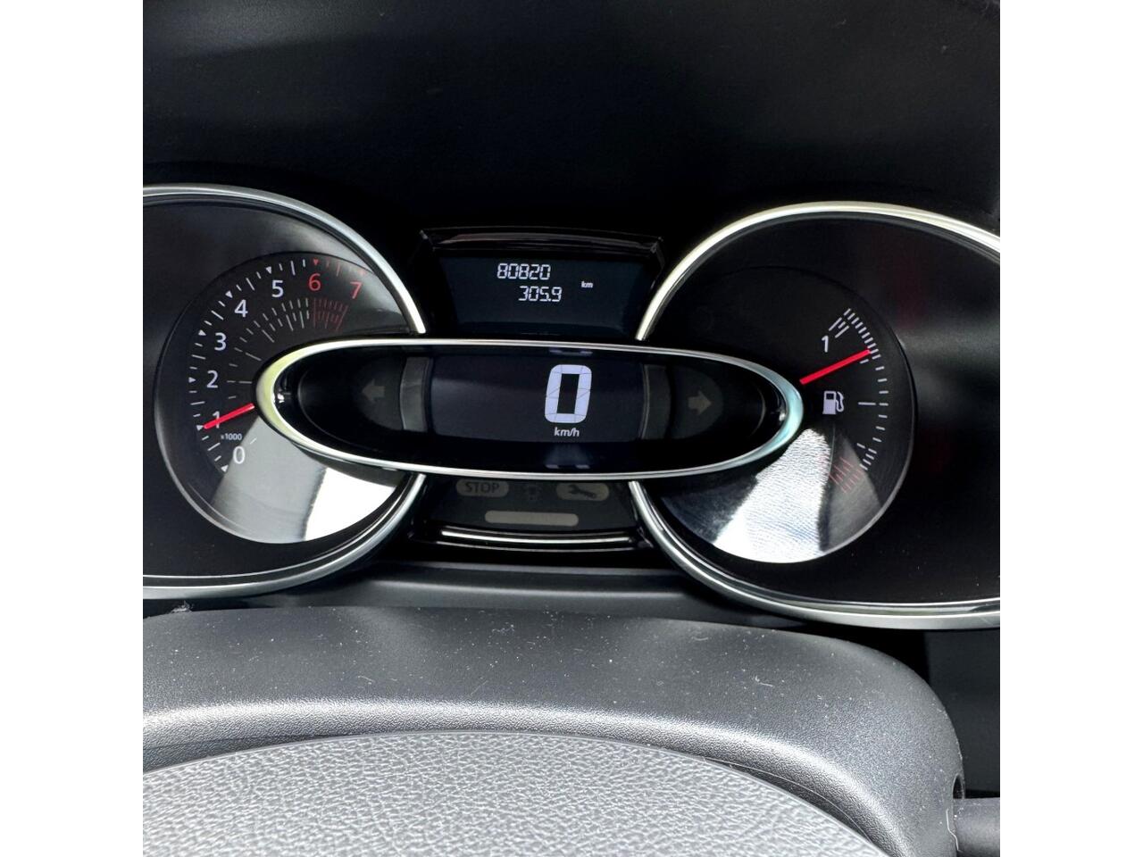 Renault CLIO 0.9 TCE LIMITED / Navi / Bluetooth