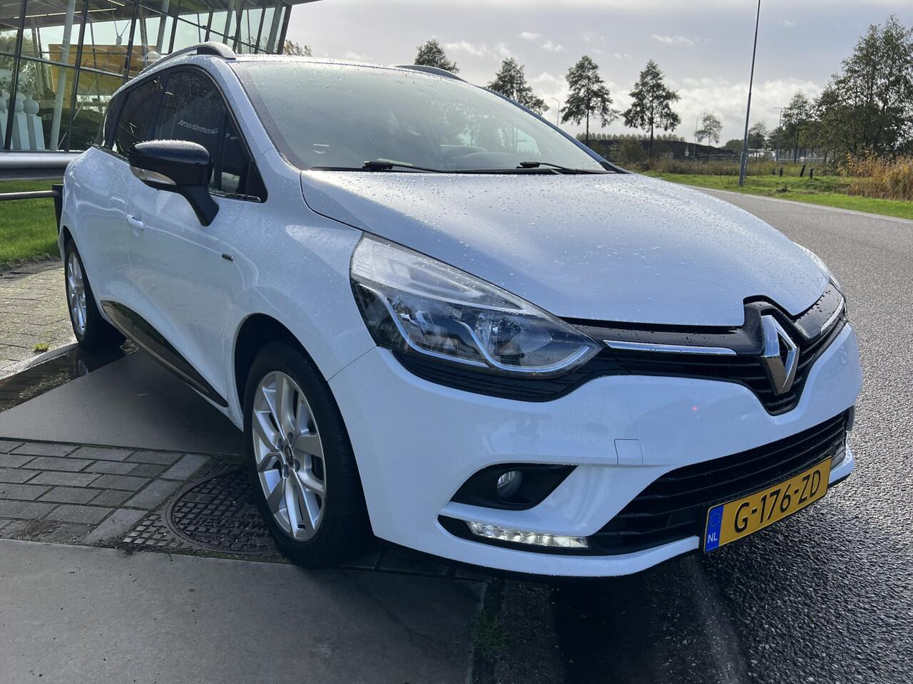 Renault CLIO Estate 0.9 TCe Limited / Apple Carplay - Android Auto / Parkeersensoren. Achter / Airco / 16'' LMV /