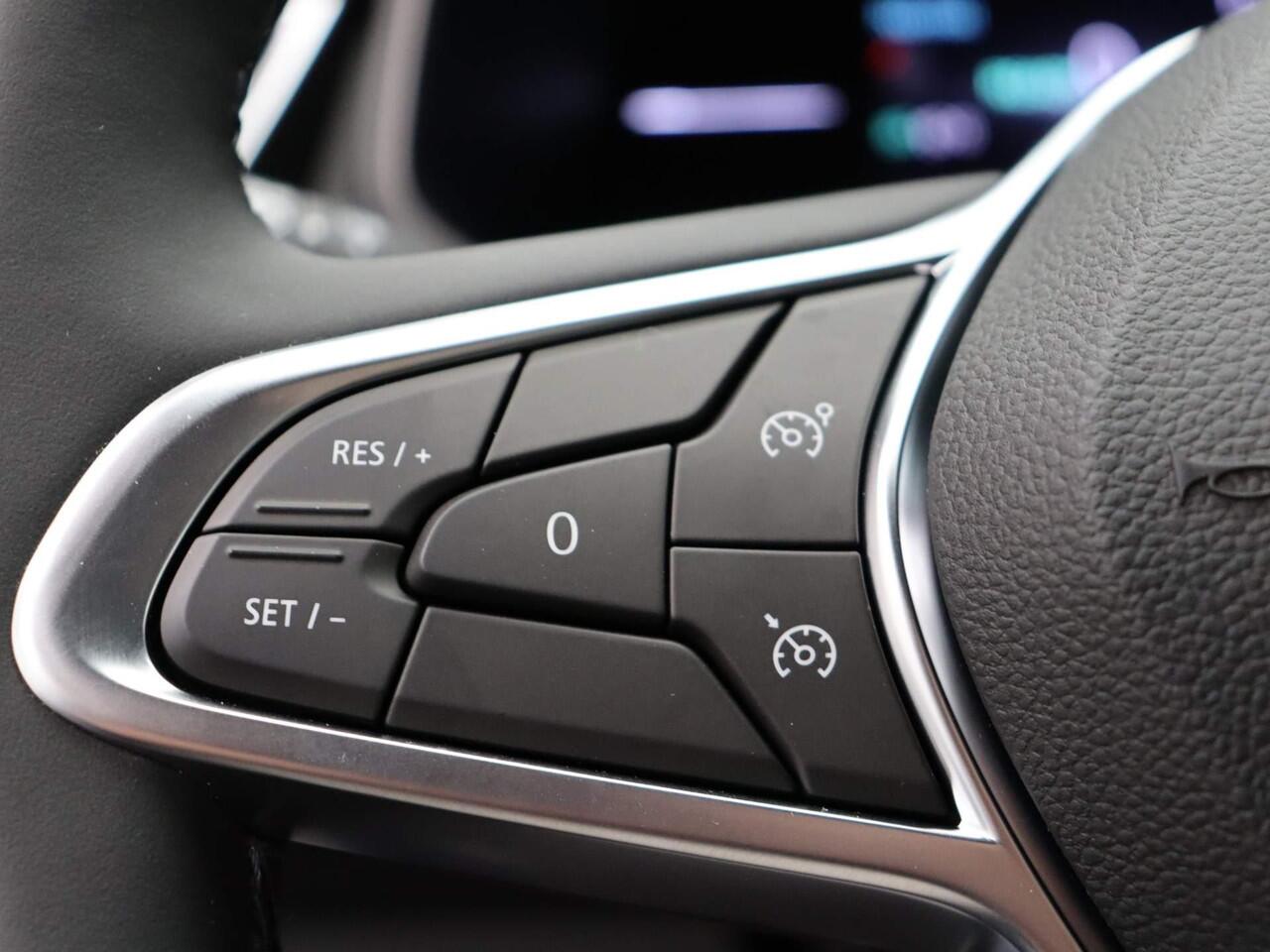 Renault CLIO Evolution Hybrid 145 | Cruise control met snelheidsbegrenzer | Handbediende airconditioning | Lane Departure Warning met Lane Keep Assist