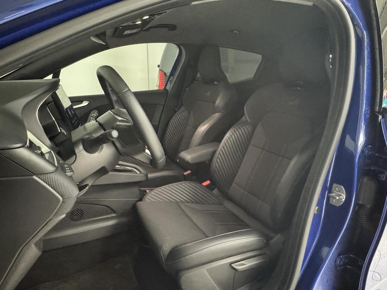 Renault CLIO 1.6 E-Tech Full Hybrid 145 Esprit Alpine | BOSE-Audiosysteem | 360° Camera | Adaptive Cruise Control | Climate Control |