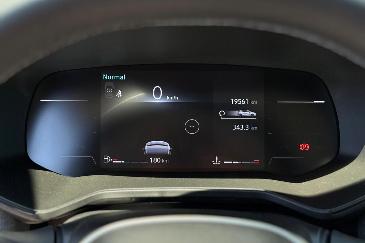 Renault CLIO 1.0 TCe 90pk Evolution - LED - Carplay - DAB - Parkeersensoren - Rijklaar