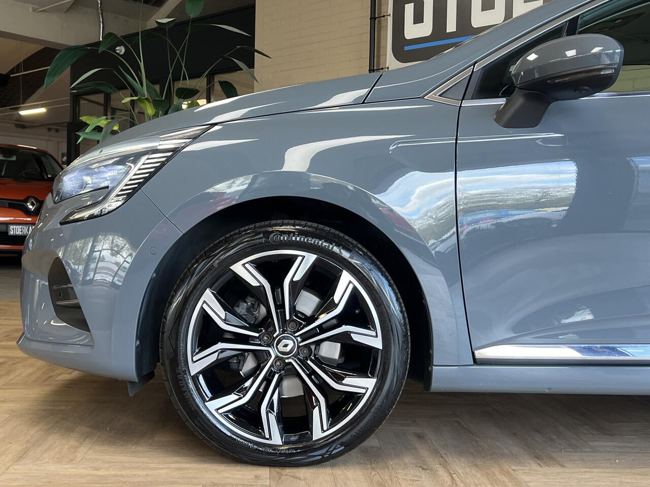 Renault CLIO 1.3 TCe 130pk Intens | Groot Navi | 360 Camera | Stoel verwarming | 17 inch | Keurig nette Clio 5 automaat met 130pk!