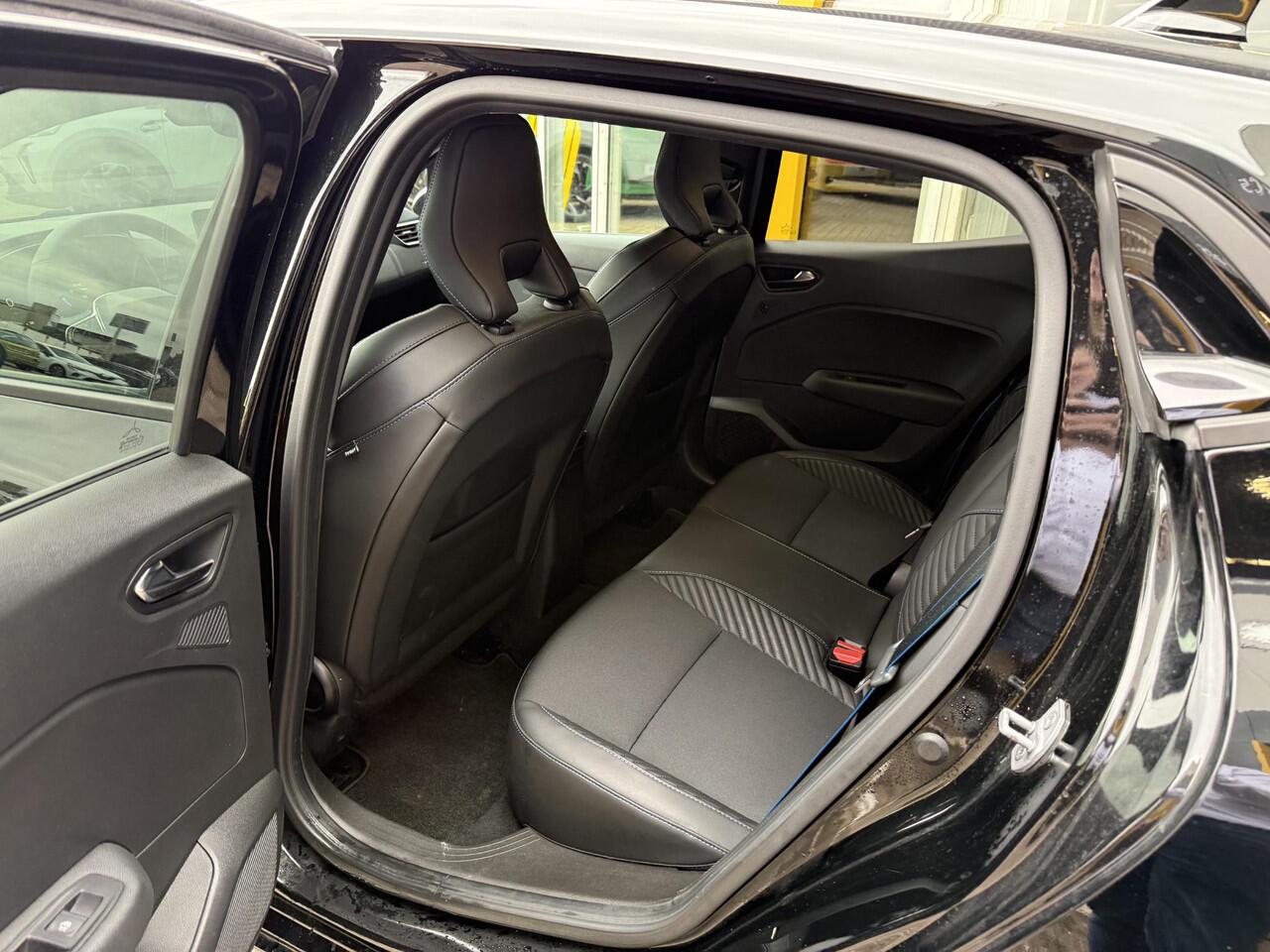 Renault CLIO 1.0 TCe 90 GPF esprit Alpine | NAP | Bose Audio | 360 graden camera | Cruise adaptief | DAB | Climate Control |