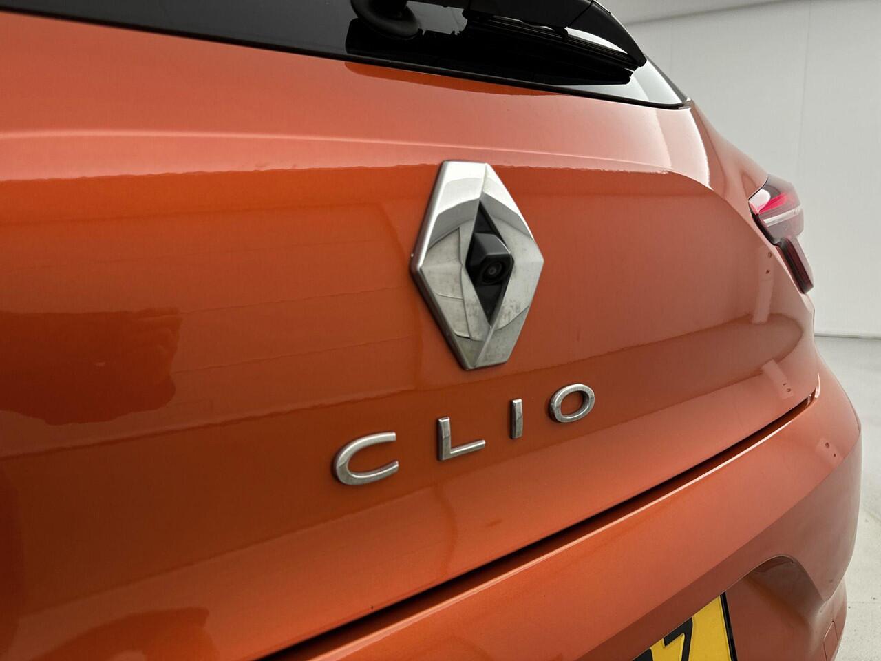 Renault CLIO 1.3 TCe Intens 130PK | Automaat | Lichtmetalen Velgen 17" | Achteruitrijcamera | Apple CarPlay & Android Auto