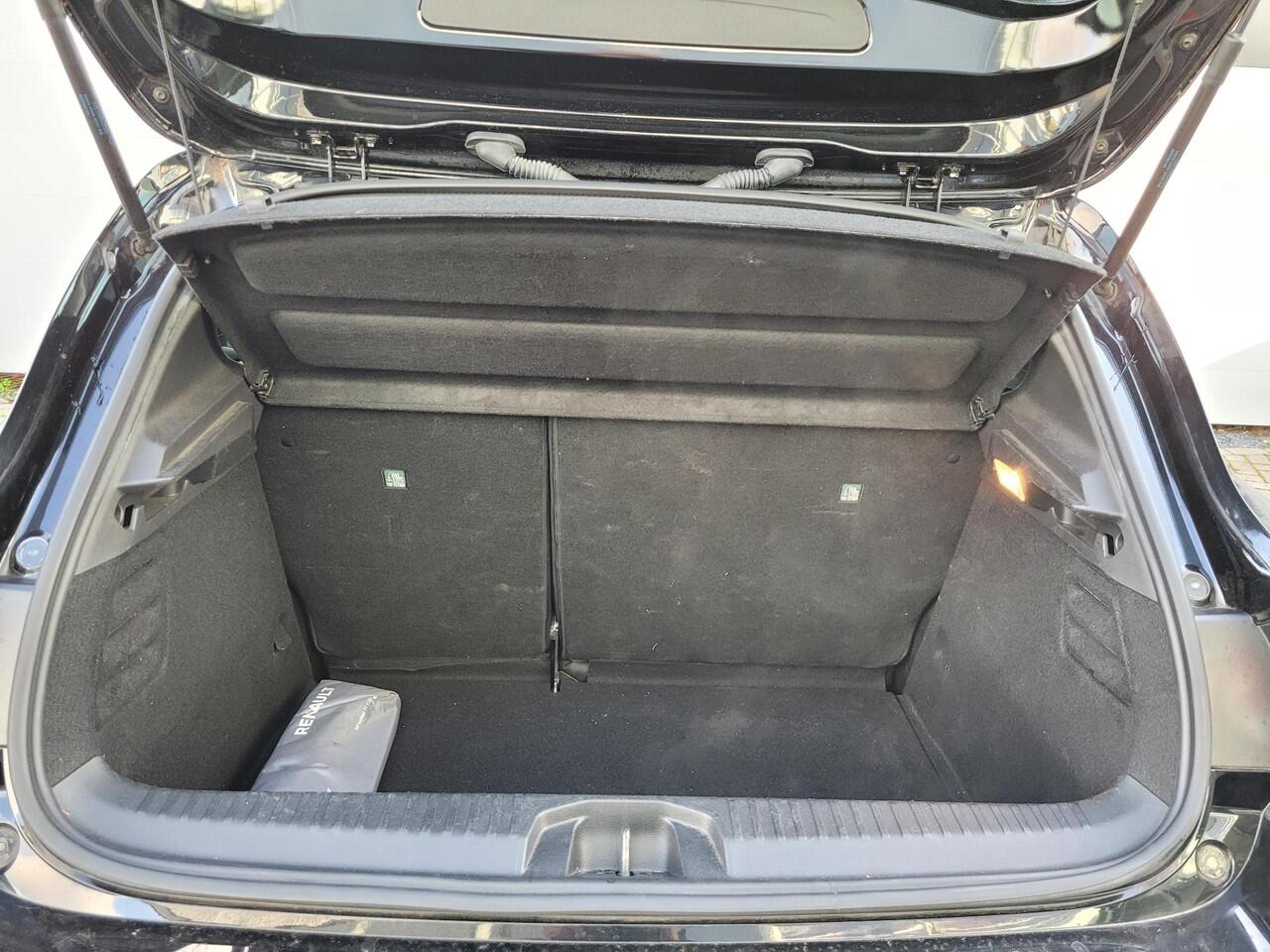 Renault CLIO 1.0 TCe Intens | Parkeerhulp | Navigatie | 17" Lichtmetalen Velgen | Dealer Onderhouden