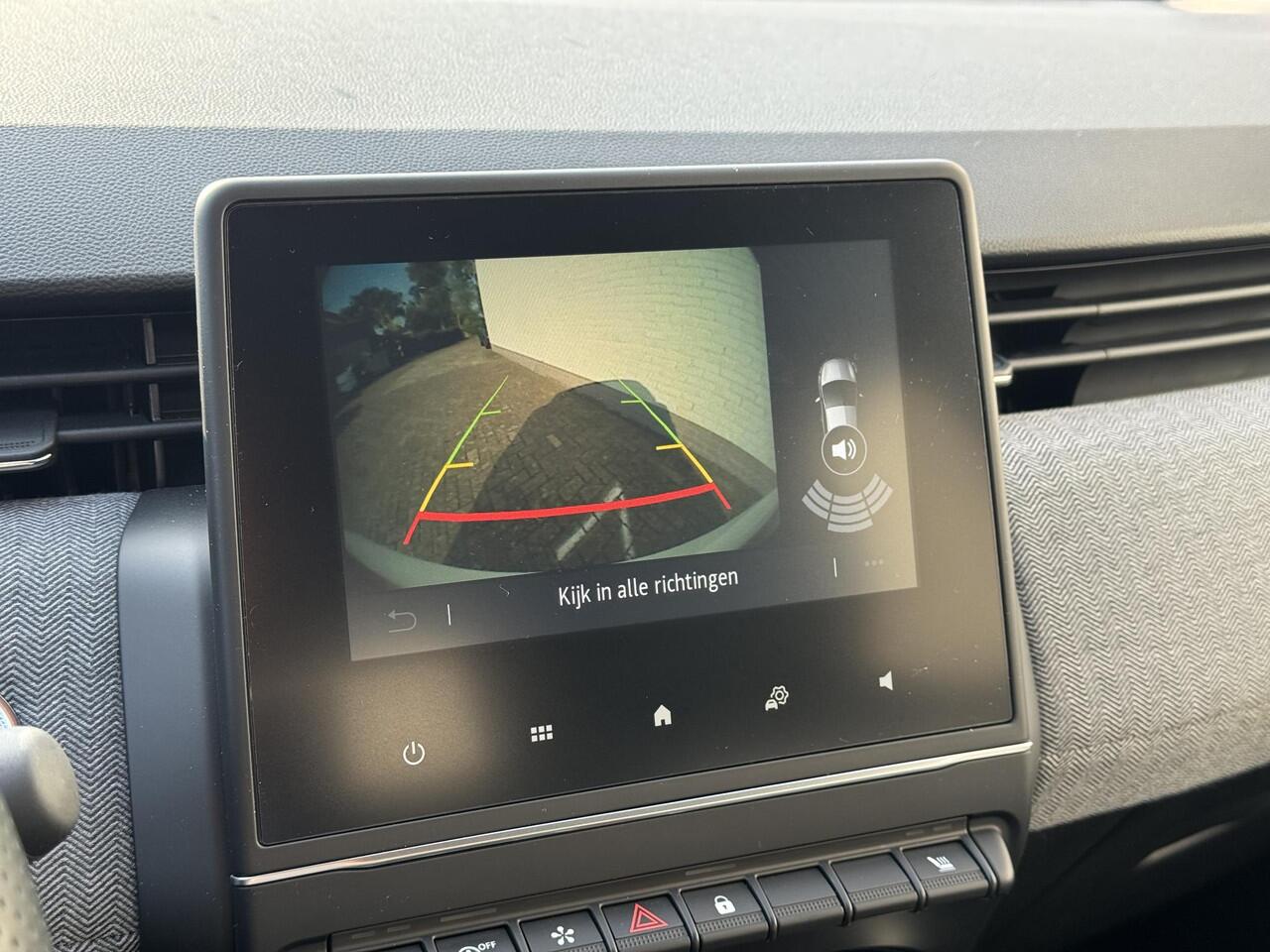 Renault CLIO 1.0 TCe 90 GPF techno / Camera / Stoelverwarming / Parkeersensoren / Navi / Cruise / Clima / Sfeerverlichting /