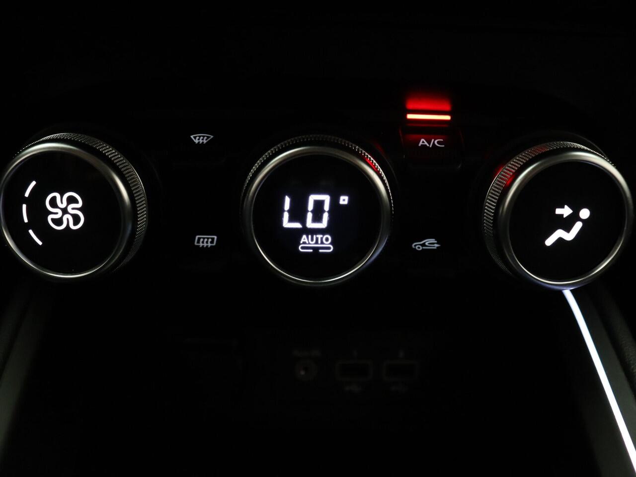 Renault CLIO 100pk TCe Intens Cruise | Climate | Carplay | Parkeersens. achter