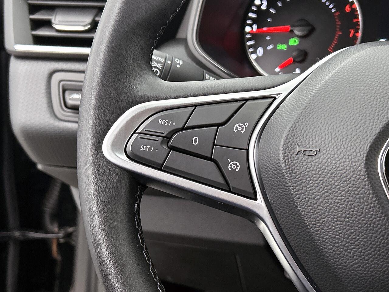 Renault CLIO 1.0 TCe 92PK 5drs. Equilibre / Navigatie / Airco / Cruise-control / Radio multimedia / 6Versn / Apk 03-2027