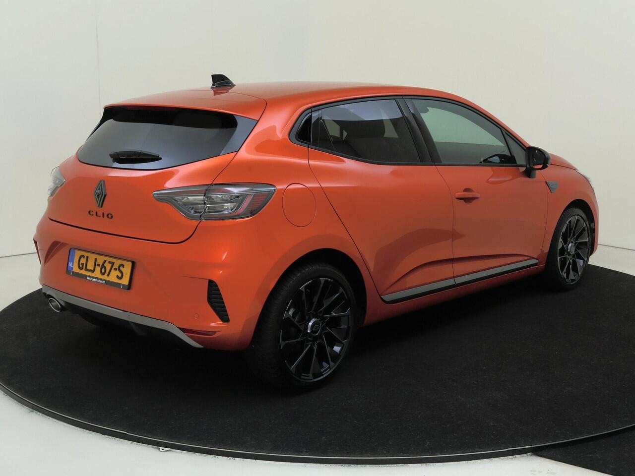 Renault CLIO 1.0 TCe 90PK GPF Esprit Alpine | Navigatie | Draadloze Carplay | Climate Control | Stoel & Stuurverwarming | Adaptive Cruise Control | Parkeersensoren & Camera | All Season Banden | Privacy Glass |