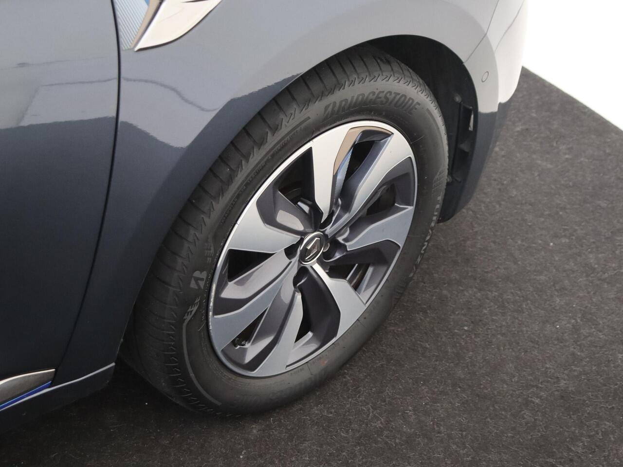 Renault CLIO 1.6 E-Tech Hybrid 140 Serie Limitee E-TECH | Apple Carplay/Android Auto | cruise control | LED koplampen | rijstrooksensor met correctie