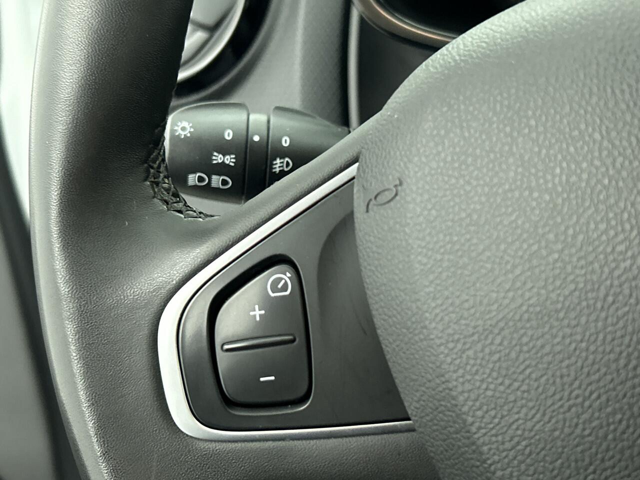 Renault CLIO Estate 0.9 TCe Limited 90PK / Pdc. / Airco / Navigatie / Radio multimedia / Apk 02-2026