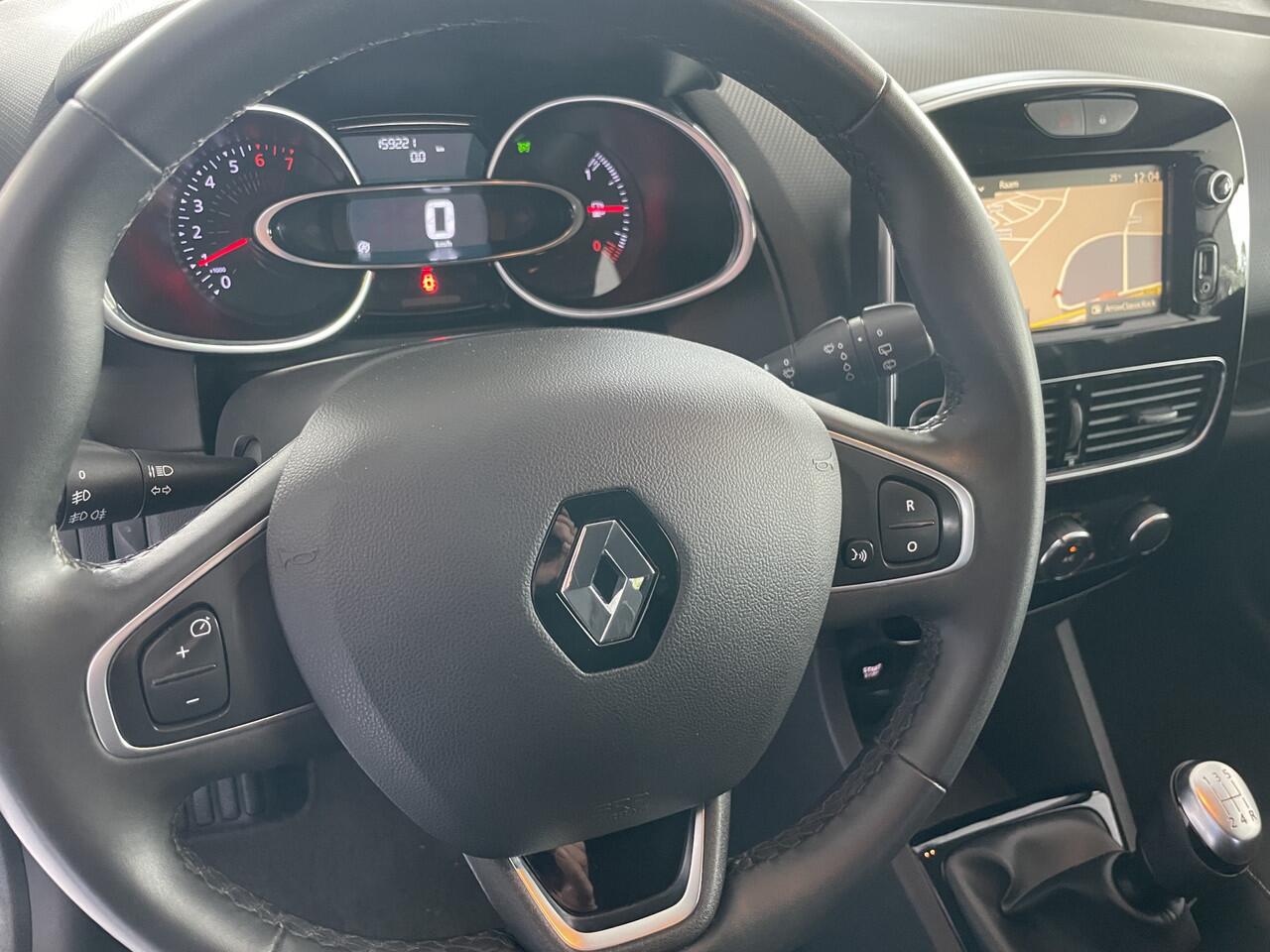 Renault CLIO Estate 0.9 TCe Limited Airco - Cruise control - Parkeersensoren achter - Navigatie full map - Mistlampen voor - Lederen stuurwiel - Dakrails