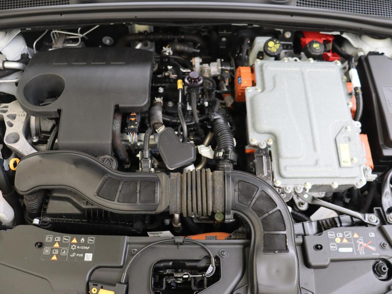 Renault CLIO 1.6 E-Tech Hybrid 140 Intens | PDC Achter | Climate Control | 16" LMV | Keyless | LED Pure Vision | Cruise Control & Snelheidsbegrenzer | Apple Carplay & Android Auto