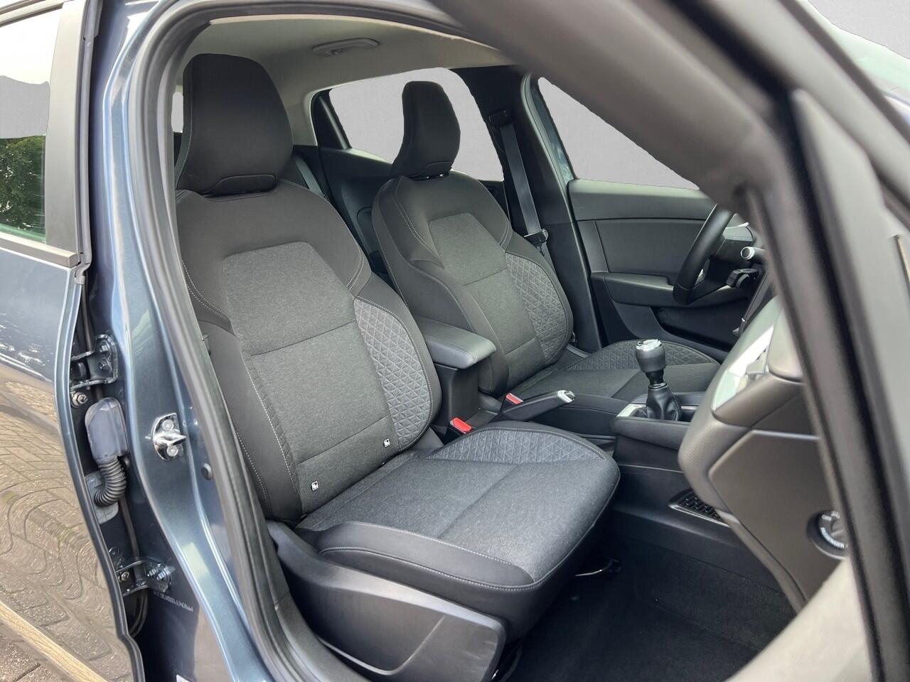 Renault CLIO 1.0 TCe Zen 100PK ECC / NAVI / CRUISE / PDC / KEYLESS