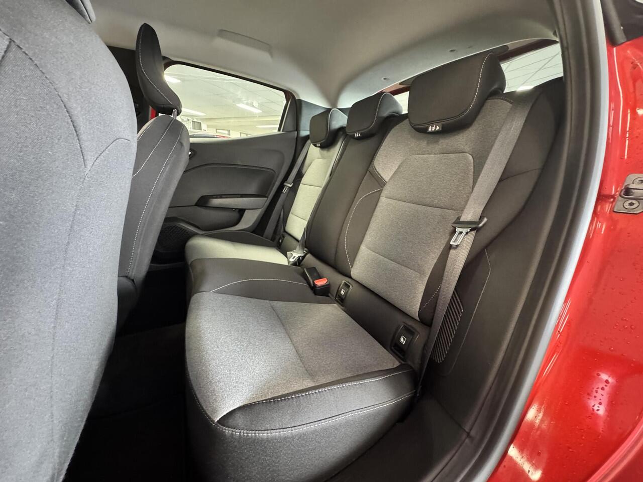 Renault CLIO 1.6 E-Tech Full Hybrid 145 evolution | NAVIGATIE | APPLE CARPLAY & ANDROID AUTO | PARKEERSENSOREN