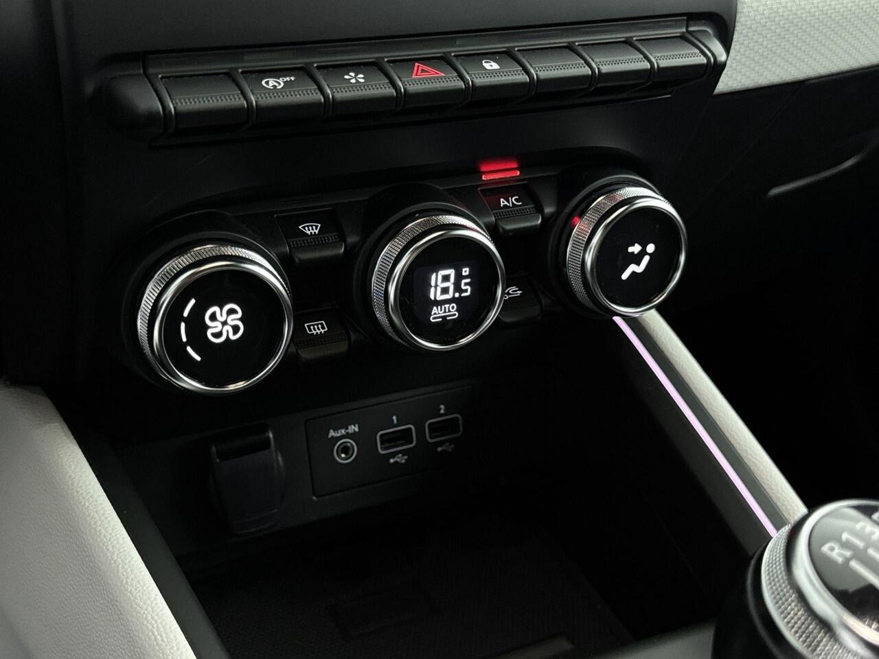 Renault CLIO 1.0 TCe 90Pk Techno | Navigatie | Apple & Android Carplay | Climate Control | Achteruitrijcamera | Parkeersensoren Achter | Privacy Glass | Keyless Entry | Cruise Control & Snelheidsbegrenzer |