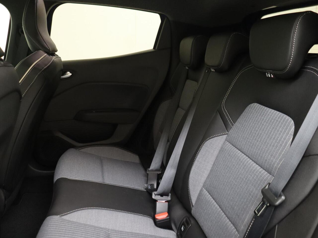 Renault CLIO 1.6 E-Tech Full Hybrid 145 techno | Half Leder | Lederen stuurwiel | 10,4 Inch Multimedia Scherm | Hybride |