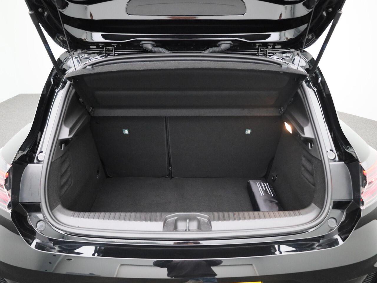 Renault CLIO 1.6 E-Tech Full Hybrid 145 techno | Camera | PDC Achter | Full-Map Navigatie | LED Pure Vision | Privacy Glass | Cruise Control & Snelheidsbegrenzer | 16" LMV 'Boa Vista' | Climate Control | Keyless | Draadloze Apple Carplay & Android Auto