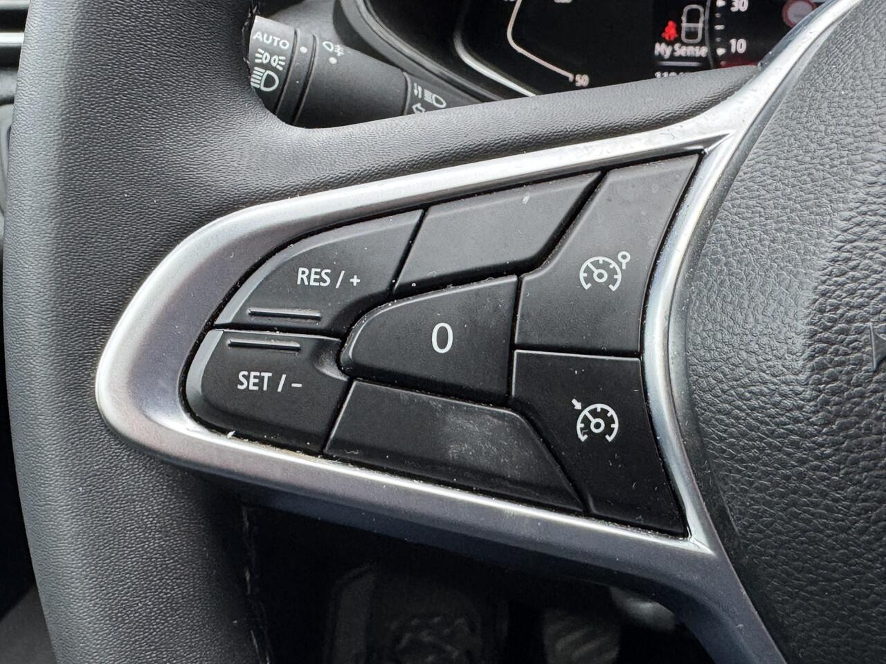 Renault CLIO 1.0 TCe 92pk Intens Navigatie Climate Control LMV LED PDC