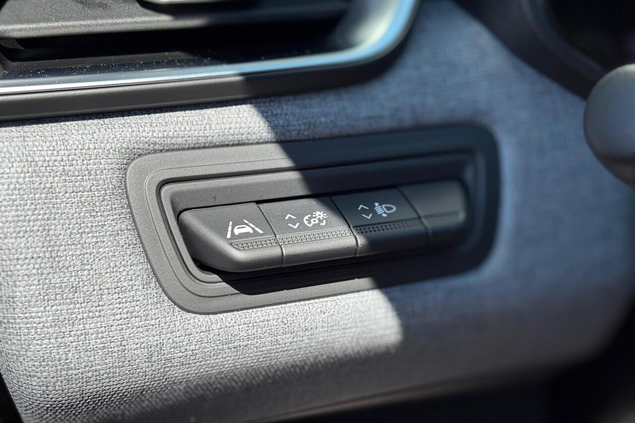 Renault CLIO 1.0 TCe 90pk Evolution - LED - Carplay - DAB - Parkeersensoren - Rijklaar