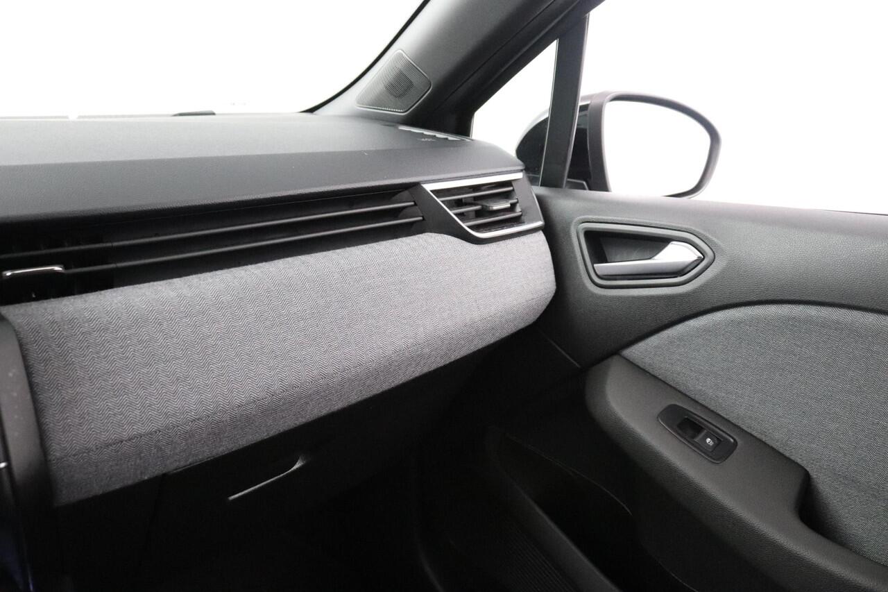 Renault CLIO 1.6 E-Tech Full Hybrid 145 techno