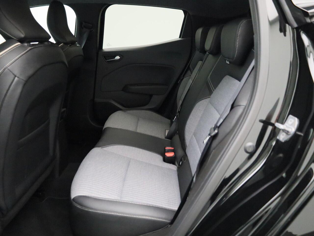 Renault CLIO 1.6 E-Tech Full Hybrid 145 techno | Navigatie | Camera