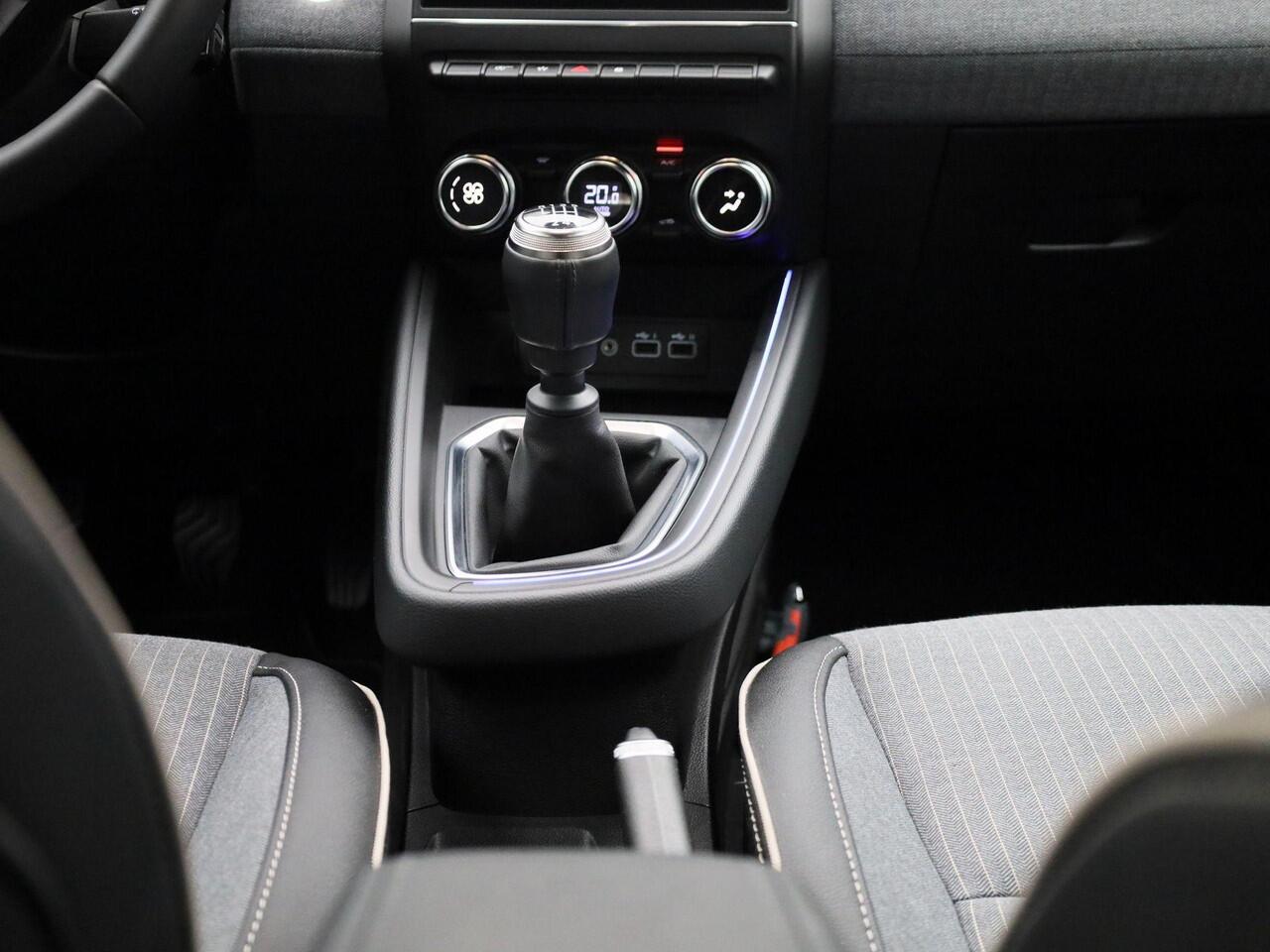 Renault CLIO TCe 90 Techno | Easy Link Navigatie met Apple Carplay & Android Auto | Lichtmetalen velgen | Metaalkleur | Parkeersensoren achter met camera | Climate Control |