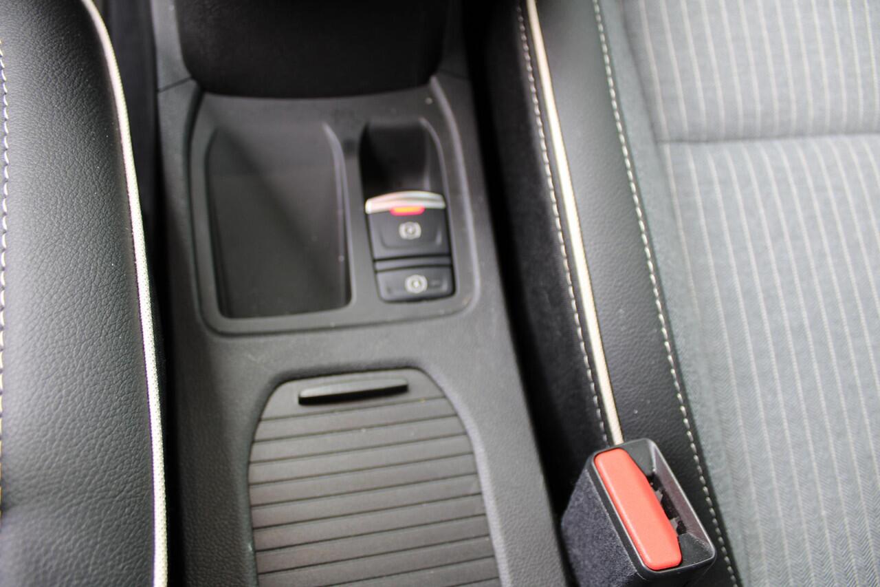 Renault CLIO 1.6 E-Tech Full Hybrid 145 techno | 360 CAMERA | PARKEERSENSOREN V+A | CLIMATE CONTROL | CRUISE CONTROL | APPLE CARPLAY