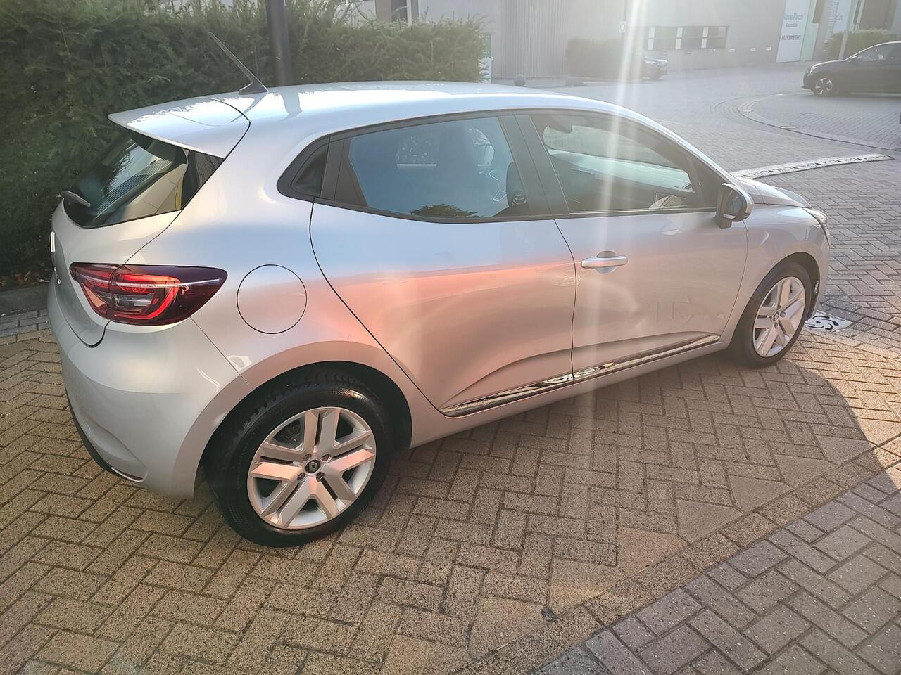 Renault CLIO 1.0 TCe Zen Led Stoelverwarming Navi-Carplay Cruise-Control Airco All-Season