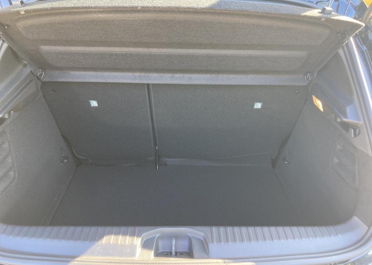 Renault CLIO 1.0 TCe 90 GPF techno - Demo / Pack navigation techno / Pack winter / Pack Driving & safety / Pack City Premium