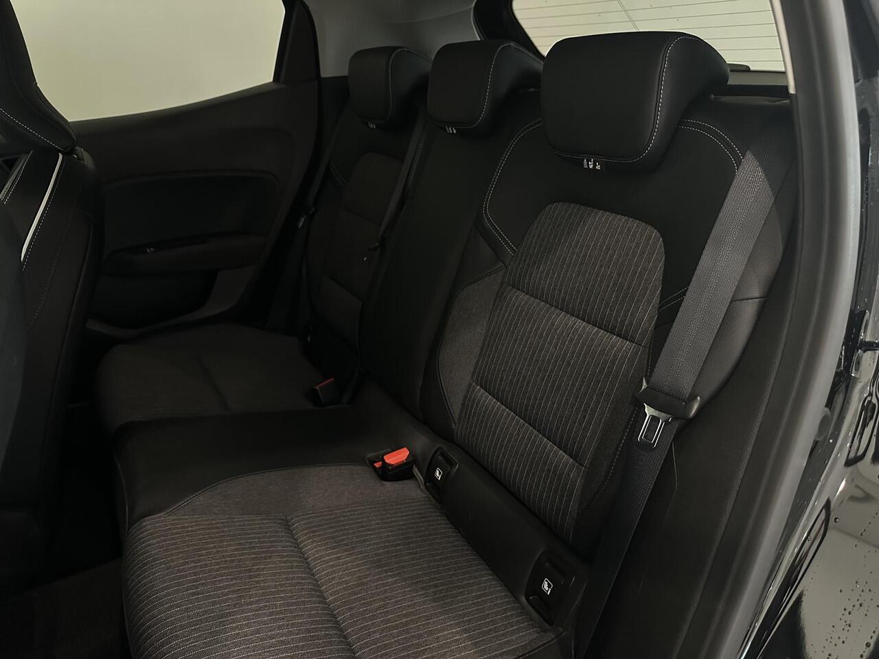 Renault CLIO 1.0 TCe 90 Intens | Navigatie | Climate Control | Cruise Control | Parkeersensoren voor, achter en achteruitrijcamera | Apple Carplay/Android Auto