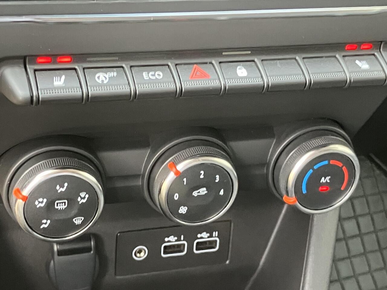 Renault CLIO 1.0 TCe 90 GPF Evolution * LM-Velgen, Parkeersensoren, Donker Glas, Stoelverwarming, Navigatie, Reservewiel, Cruise Control, Licht/Regensensor, Apple CarPlay/Android Auto