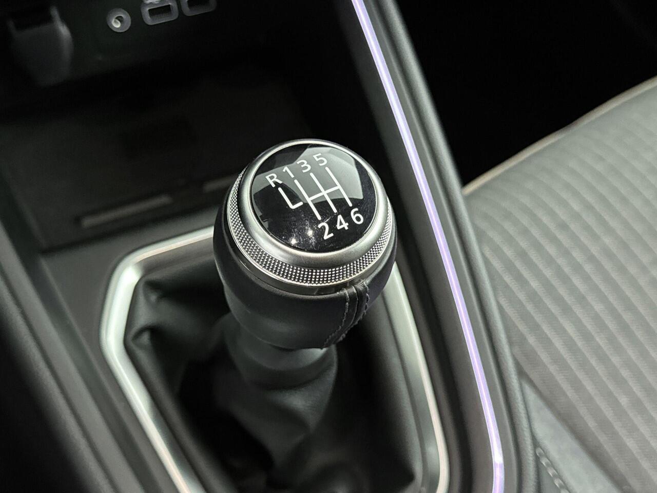 Renault CLIO 1.0 TCe 90Pk techno | Achteruitrijcamera | Android & Apple Carplay | Groot Scherm | Navigatie | Parkeersensoren | Cruise Control | Keyless Entry |