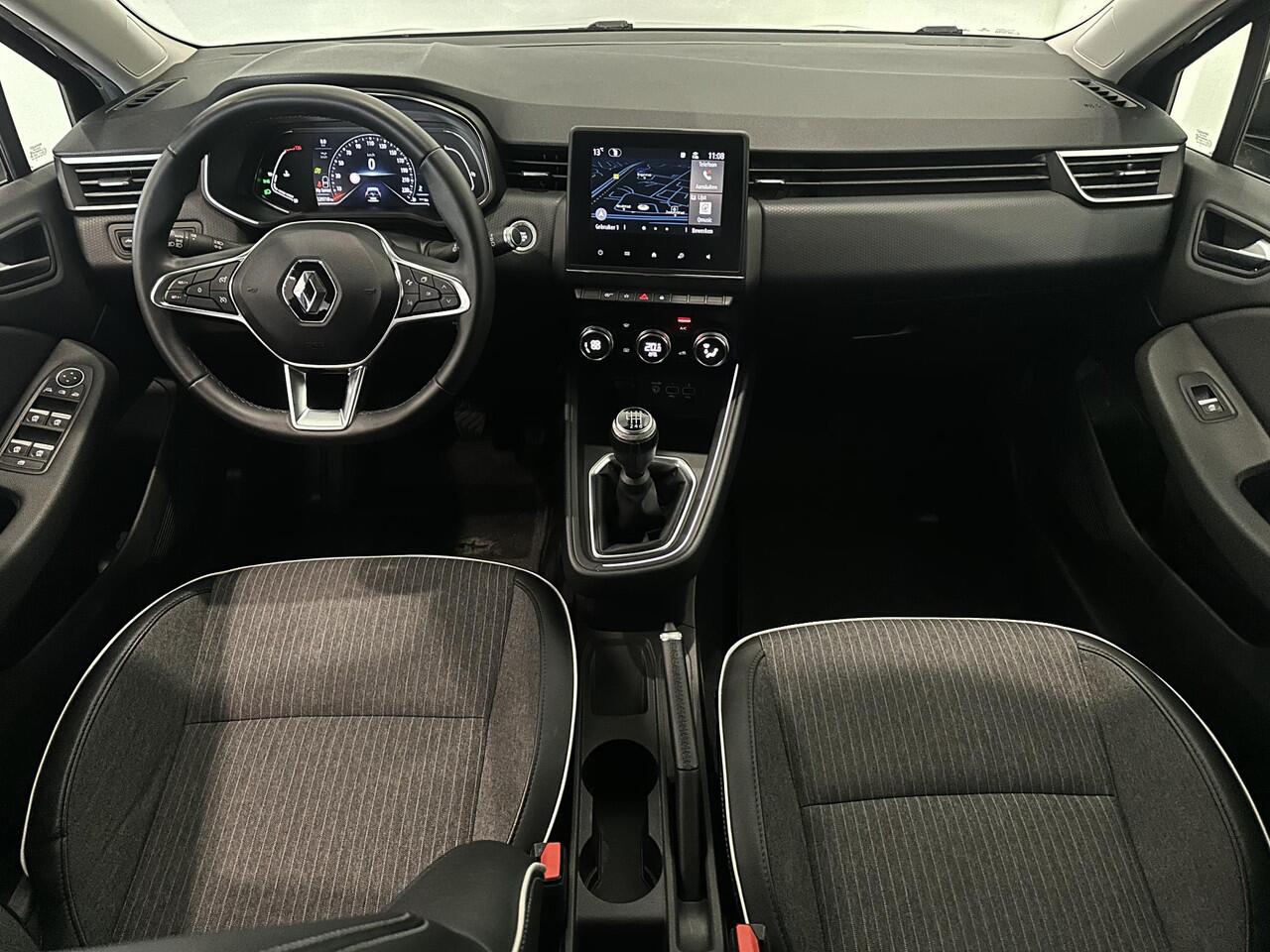 Renault CLIO 1.0 TCe 90 Intens | Navigatie | Climate Control | Cruise Control | Parkeersensoren voor, achter en achteruitrijcamera | Apple Carplay/Android Auto