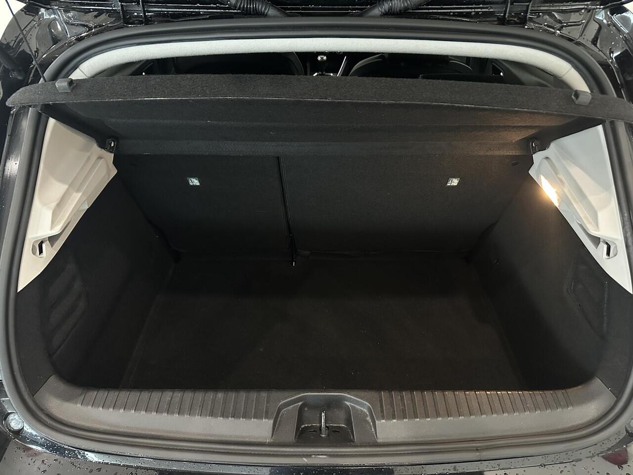 Renault CLIO 1.0 TCe 90 Intens | Navigatie | Climate Control | Cruise Control | Parkeersensoren voor, achter en achteruitrijcamera | Apple Carplay/Android Auto