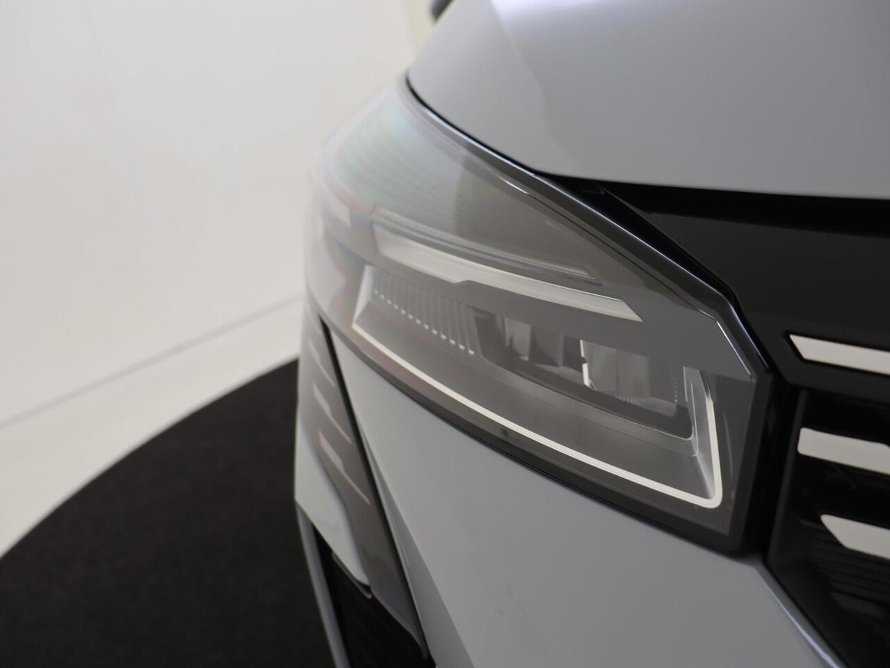 Renault CLIO 1.6 E-Tech Full Hybrid 145 techno AUTOMAAT | Navigatie | Parkeersensoren | 360 Camera |