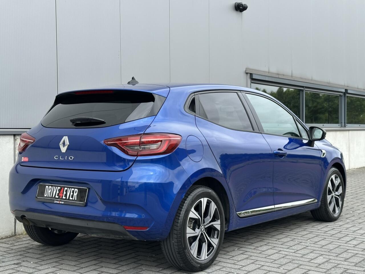 Renault CLIO 1.0 TCe LIMITED 2022 NAVI PDC AIRCO SPORTVELGEN ELEK PAKKET