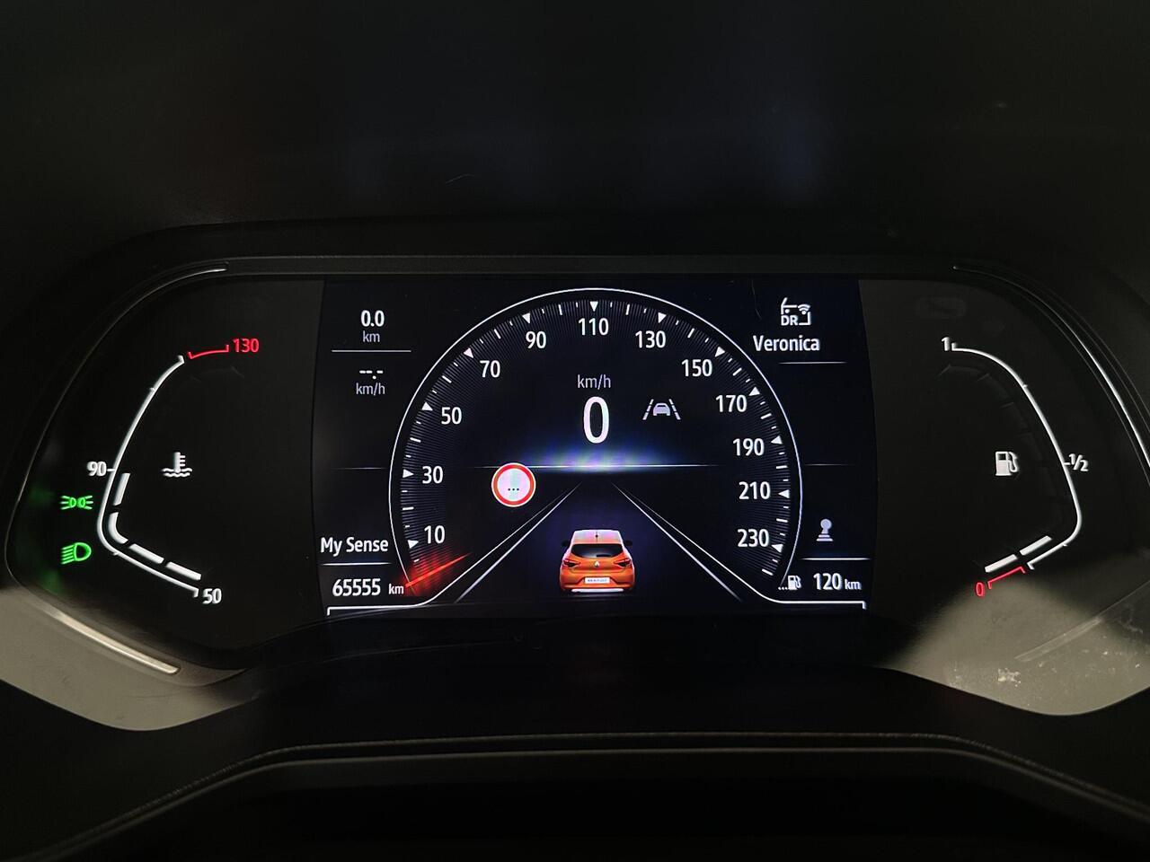 Renault CLIO 1.0 TCe 100 Intens | Navigatie 9,3" | Climate Control | Cruise Control | Lichtmetalen velgen 17" | Parkeersensoren voor, achter en achteruitrijcamera | Apple Carplay/Android Auto | 1e eigenaar + dealer onderhouden!