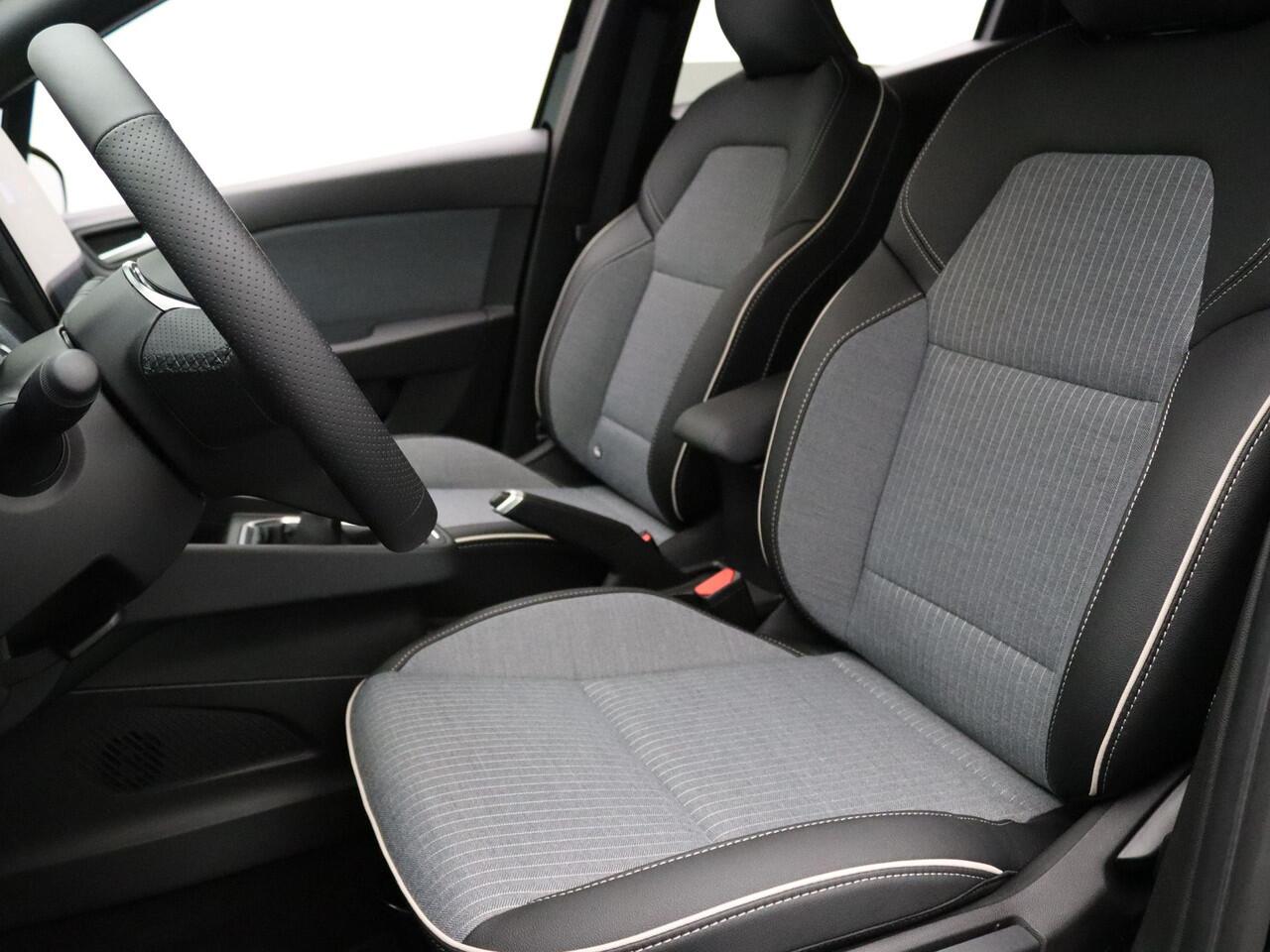 Renault CLIO 1.0 TCe 90 GPF techno Camera | Cruise | Climate | Navi | Parkeersens. achter | Stoel-/stuurverw.